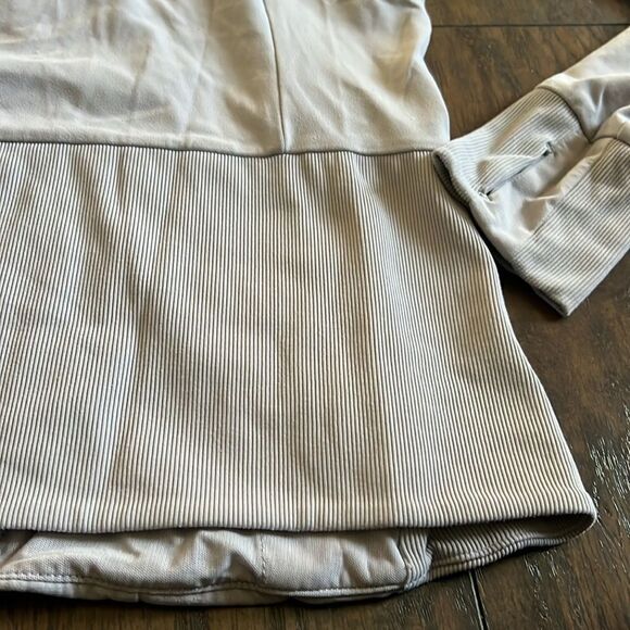 Athleta running workout  jacket zip front lilac color size S like new activewear - Picture 9 of 12